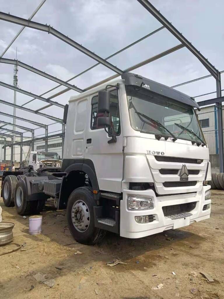 Howo ZZ3257N4347C1 Containerchassis LKW