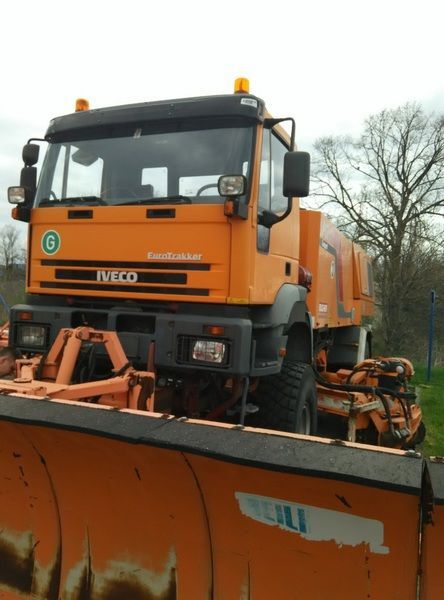 IVECO MP 190 E 30 W 4x4, Bucher Schörling P17 Compact Flughafen Schneeräummaschine