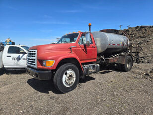 Ford F700 Kraftstoff-LKW